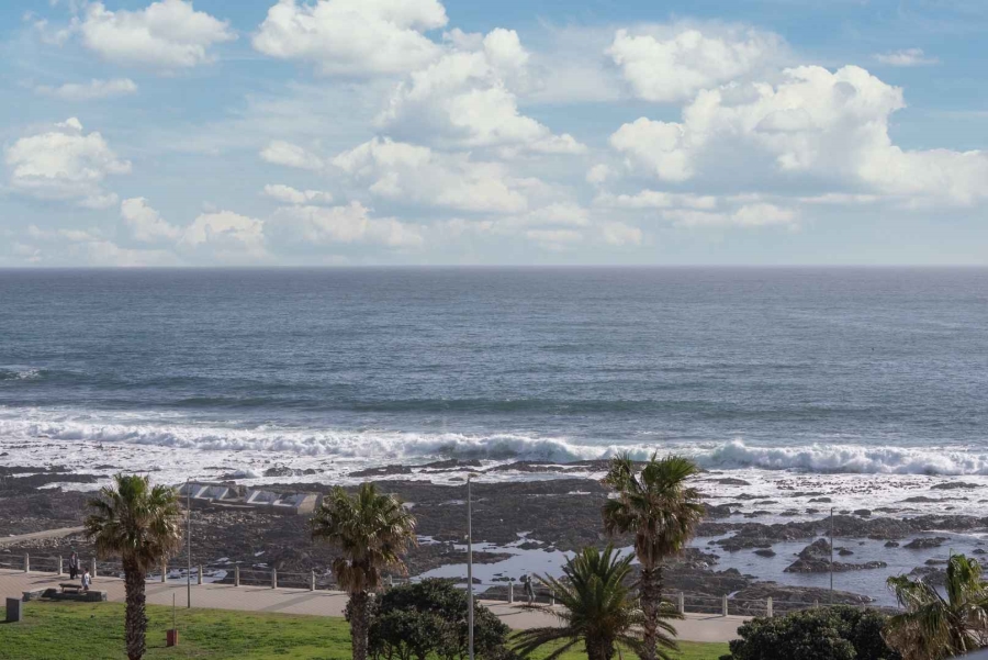 1 Bedroom Property for Sale in Sea Point Western Cape